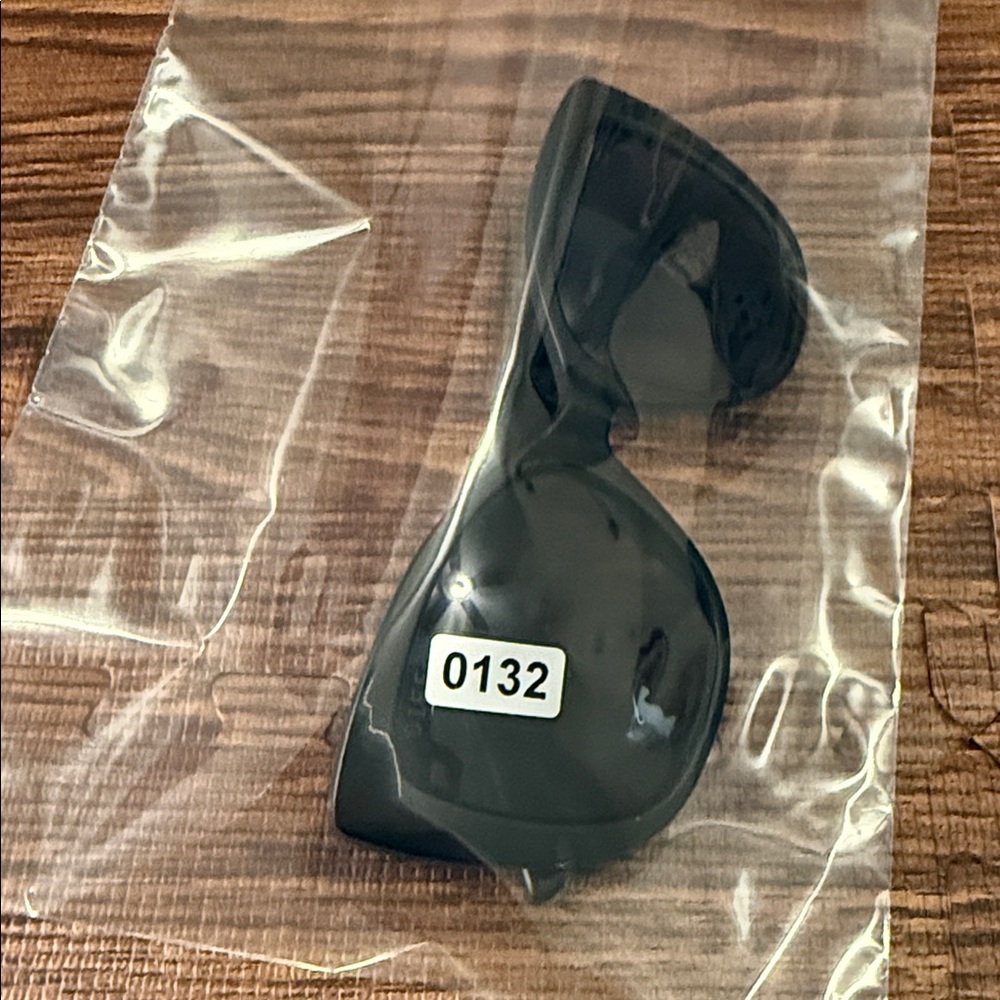 DIFF Matte Black Cat-Eye Sunglasses - image 11